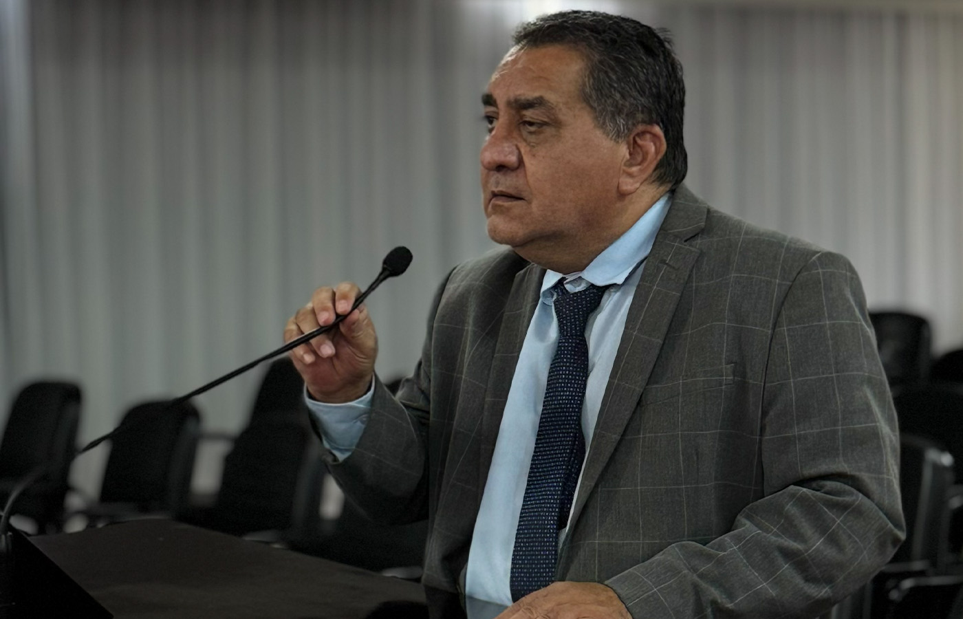 Foto do Dr. Ivanildo (substitua pela foto real)